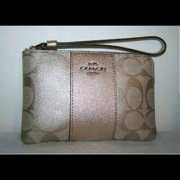 Coach Handbags - SALE‼️New Coach Signature Corner Zip Wristlet